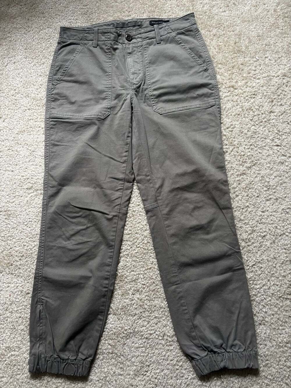 Banana Republic Women's Green Jogger Utility Cargo Pants with Ankle Zips